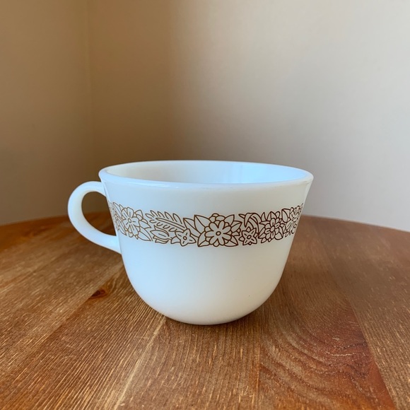 Vintage 1970s Pyrex Woodland Brown cup - Picture 2 of 4
